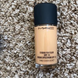 MAC studio Fix Fluid Foundation SPF 15 C4.5